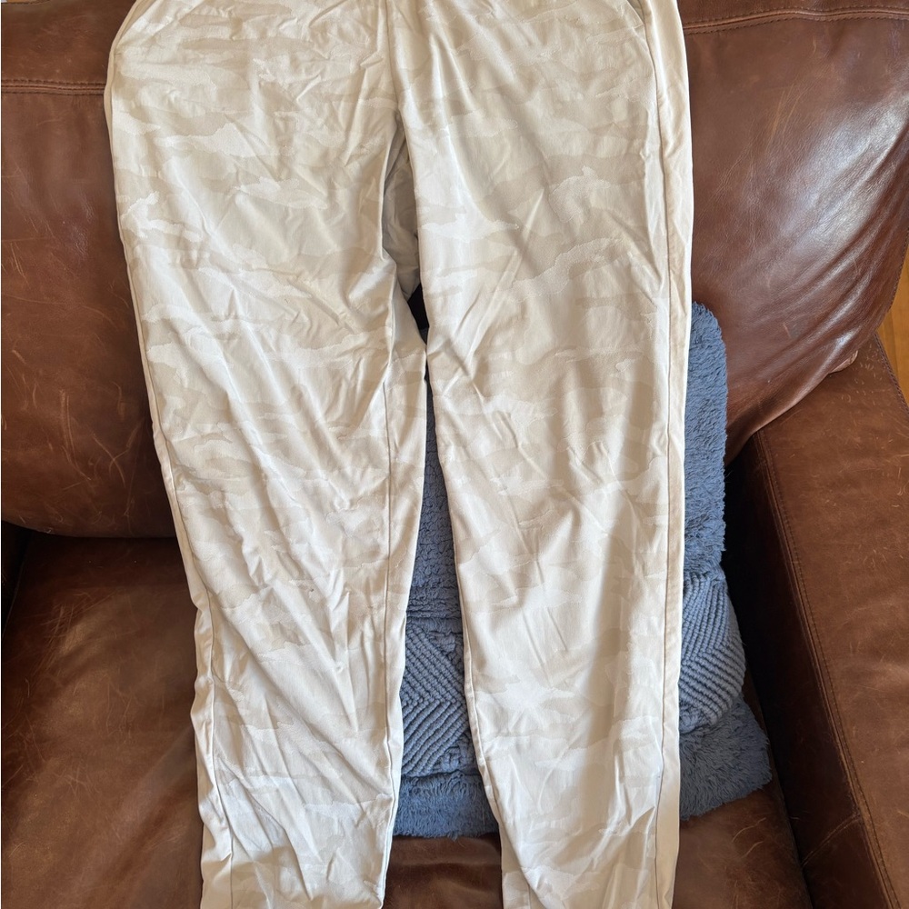 Athleta Women’s Light Cream Camo Casual Joggers